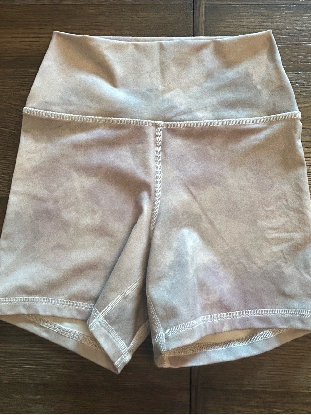 Fleo High-Waist Bike Shorts in Light Mauve Size Small